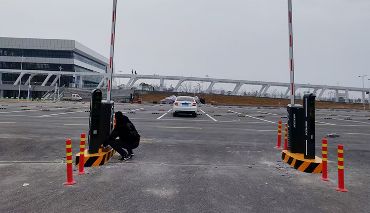 恭喜宜泊云成功交付某高铁站大型停车场项目！