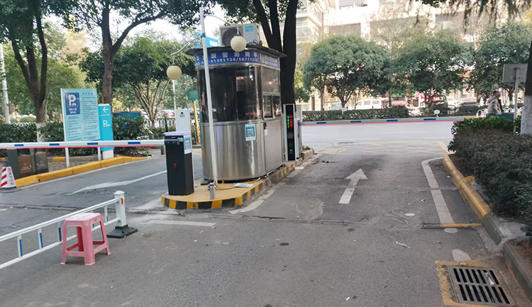 恭喜宜泊云近日顺利完成武汉某大厦停车系统的交付工作